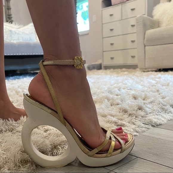 Louie Vuitton LV gold white Morganne wedges - Picture 9 of 12